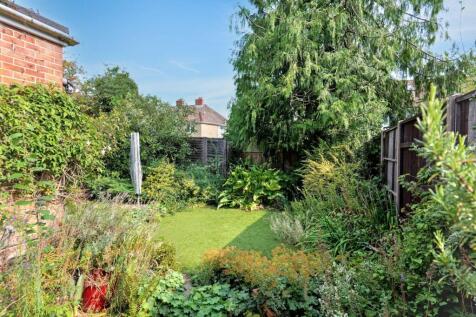 5 Conifer Close, Waterlooville, Hampshire PO8 8AF