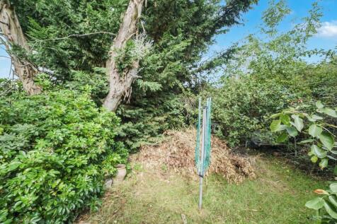 50 Preston Road, Shepperton, Middlesex TW17 0BG