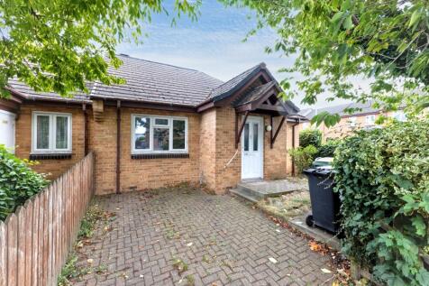 20 Deans Way, Gloucester, Gloucestershire, GL1 2QN