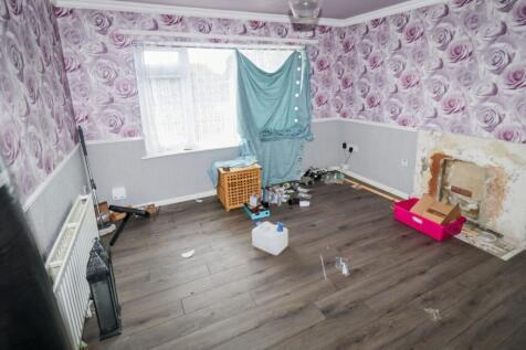 68 New Park Road, Queensbury, Bradford, BD13 1PP