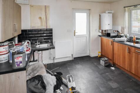 68 New Park Road, Queensbury, Bradford, BD13 1PP