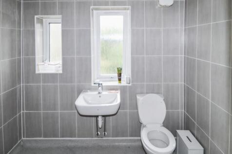 68 New Park Road, Queensbury, Bradford, BD13 1PP