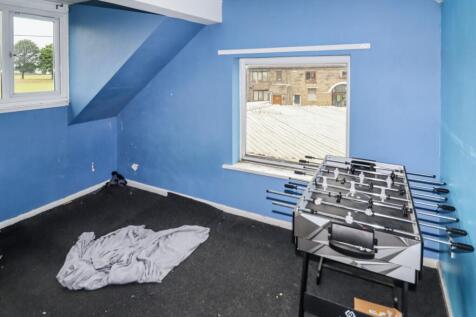 68 New Park Road, Queensbury, Bradford, BD13 1PP