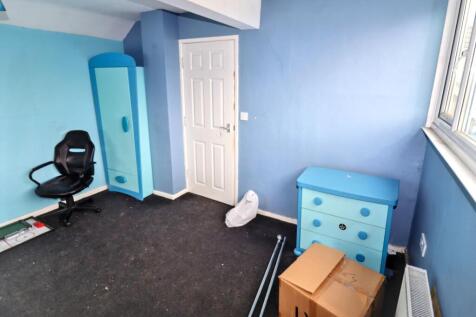 68 New Park Road, Queensbury, Bradford, BD13 1PP