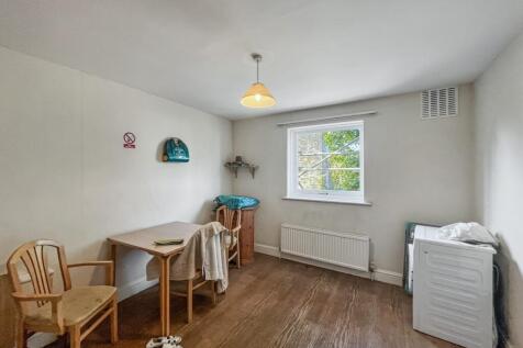 98 Ritherdon Road, Tooting, London SW17 8QQ