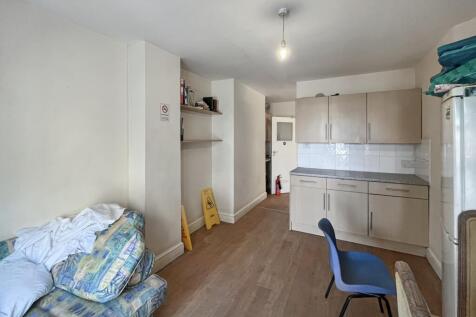 98 Ritherdon Road, Tooting, London SW17 8QQ