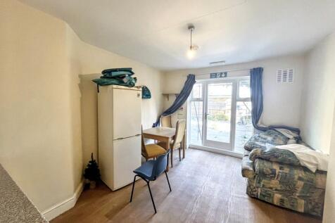 98 Ritherdon Road, Tooting, London SW17 8QQ
