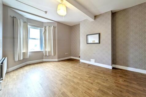 2 Poplar Crescent, Bensham, Gateshead, Tyne &amp; Wear, NE8 1QD
