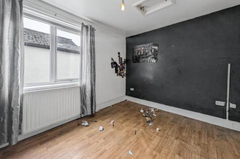 2 Poplar Crescent, Bensham, Gateshead, Tyne &amp; Wear, NE8 1QD