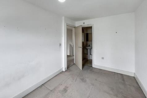 40 Reynolds Avenue, Redhill, Surrey, RH1 1TJ