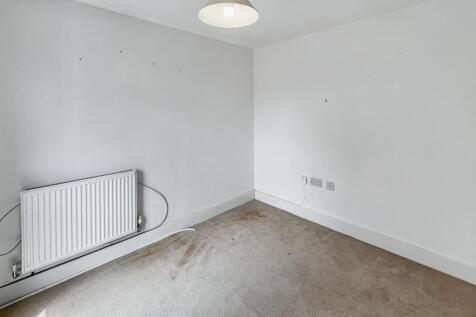 40 Reynolds Avenue, Redhill, Surrey, RH1 1TJ