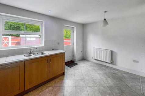 40 Reynolds Avenue, Redhill, Surrey, RH1 1TJ