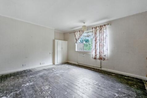 1 Farm Drive, Shirley, Croydon CR0 8HX