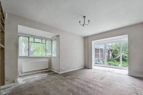 1 Farm Drive, Shirley, Croydon CR0 8HX