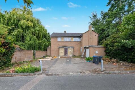 1 Farm Drive, Shirley, Croydon CR0 8HX