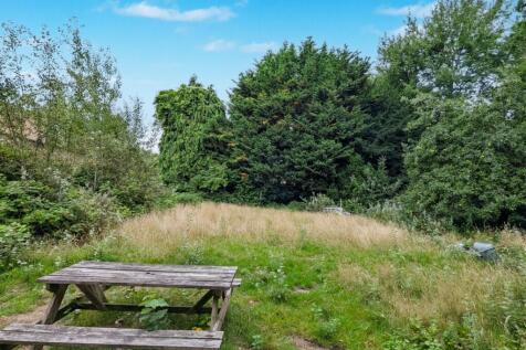 1 Farm Drive, Shirley, Croydon CR0 8HX