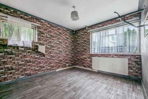1 Farm Drive, Shirley, Croydon CR0 8HX