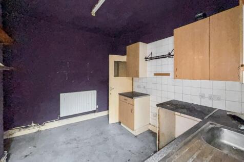 Flat A, 31 Sheridan Road, Manor Park, London, E12 6QT