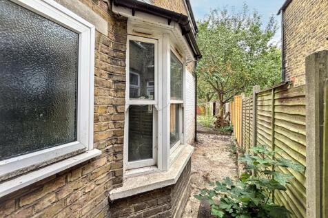 Flat A, 31 Sheridan Road, Manor Park, London, E12 6QT