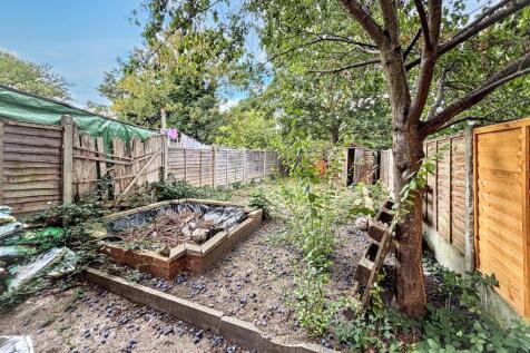 Flat A, 31 Sheridan Road, Manor Park, London, E12 6QT