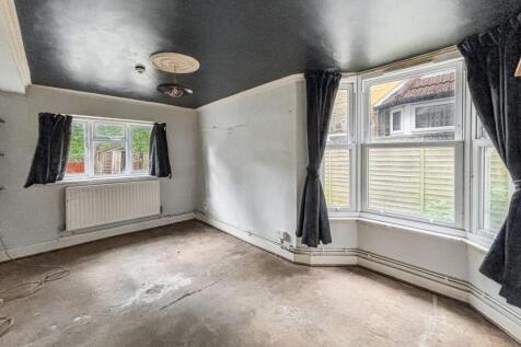 Flat A, 31 Sheridan Road, Manor Park, London, E12 6QT