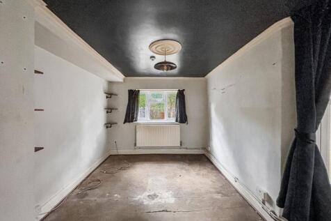 Flat A, 31 Sheridan Road, Manor Park, London, E12 6QT