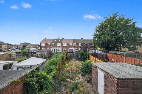 71 Downfield Road, Cheshunt, Hertfordshire, EN8 8SR