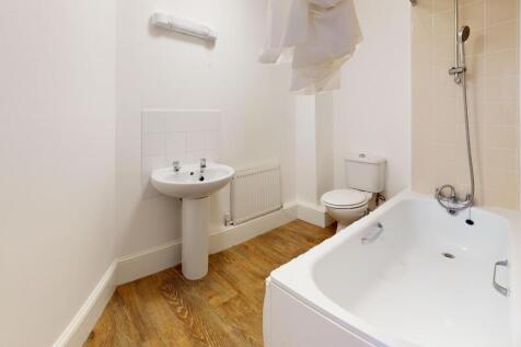 Flat A, 98 Brooke Road, Stoke Newington, London, N16 7RT