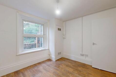 Flat A, 98 Brooke Road, Stoke Newington, London, N16 7RT