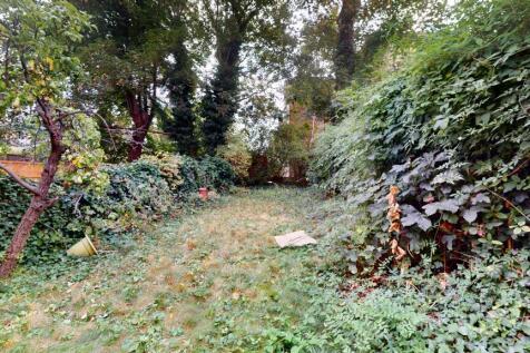 Flat A, 98 Brooke Road, Stoke Newington, London, N16 7RT