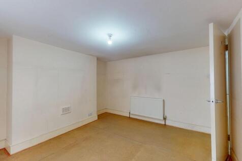 Flat A, 19 Canonbury Grove, Islington, London, N1 2HR