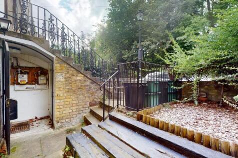 Flat A, 19 Canonbury Grove, Islington, London, N1 2HR