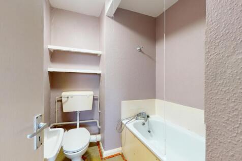 Flat D, 220 Liverpool Road, Islington, London, N1 1LE