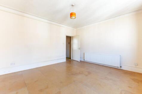 Flat 23 Russell Chambers, Bury Place, Bloomsbury, London WC1A 2JU