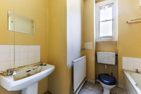Flat 23 Russell Chambers, Bury Place, Bloomsbury, London WC1A 2JU