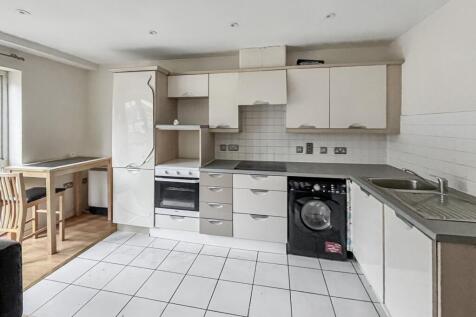 Flat 6 Lapidge House, 5 Coombe Road, Kingston Upon Thames, Surrey KT2 7AB