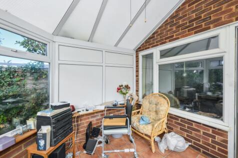 4 Field Way, Hoddesdon, Hertfordshire, EN11 0QN