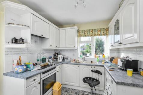 4 Field Way, Hoddesdon, Hertfordshire, EN11 0QN