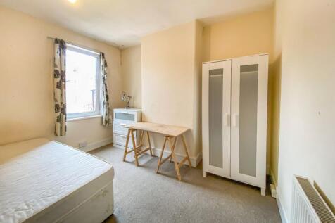 126 Pinhoe Road, Exeter EX4 7HJ