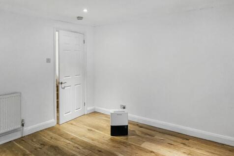 Flat 1, 3 Becklow Road, Shepherds Bush, London W12 9ER