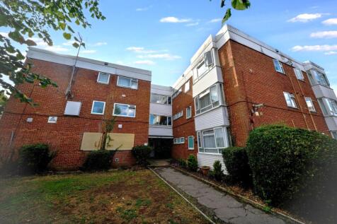 104 Crown Meadow, Colnbrook, Slough SL3 0LT