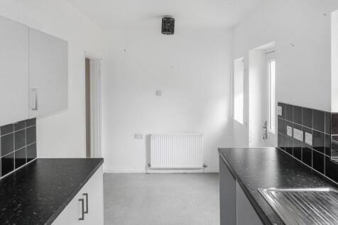 79 Twenty Fourth Avenue, Hull, East Yorkshire, HU6 9LX