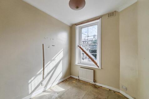104B St Stephens Avenue, London W12 8JD