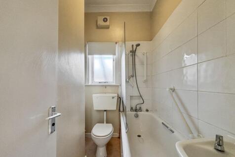 104B St Stephens Avenue, London W12 8JD