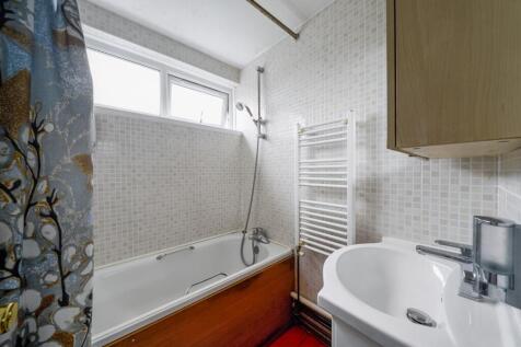 52 Longcroft Rise, Loughton, Essex, IG10 3ND