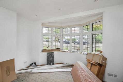 8 Dinsdale Gardens, New Barnet, Barnet, London EN5 1HE