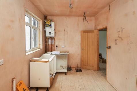 8 Dinsdale Gardens, New Barnet, Barnet, London EN5 1HE
