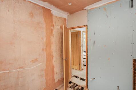 8 Dinsdale Gardens, New Barnet, Barnet, London EN5 1HE