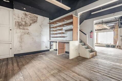 2 Stations Buildings, Warton Road, Carnforth, LA5 9BS