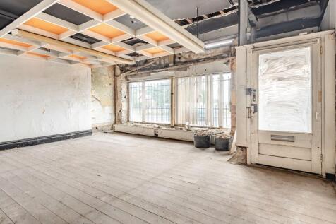 2 Stations Buildings, Warton Road, Carnforth, LA5 9BS